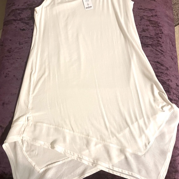White House Black Market: White Asymmetrical Tank with cute chiffon hem. - Picture 3 of 9